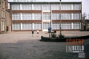 Monocon: Houtwal.
