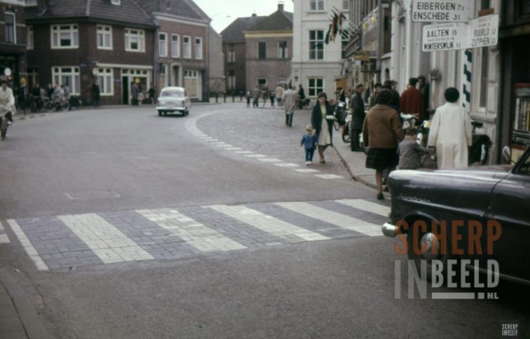 Markt: De Markt in Groenlo – omstreeks 1963.