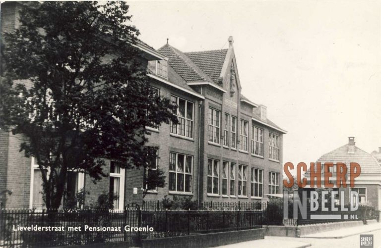 Lievelderstraat: R.K.Meisjesschool St.Jozeph