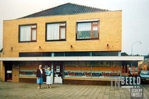 Borculoseweg: Supermarkt Nettorama.