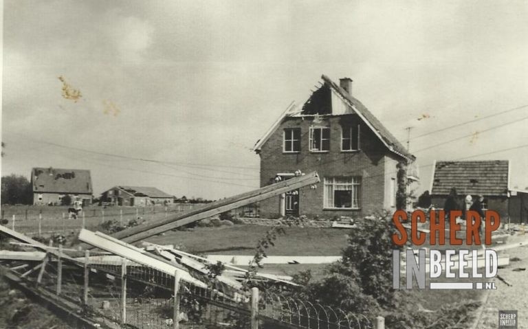 Windhoos 13 augustus 1966: Ook dit huis van de fam Eytink aan de Borculoseweg werd zwaar
