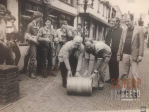 Kermis diversen: Biervatenrace.
