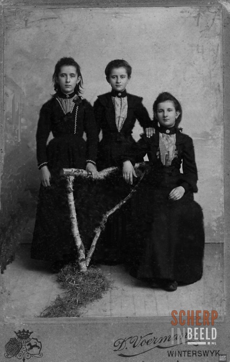Diverse Personen: foto van ±1900