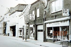 Beltrumsestraat: v.r.n.l. Pyramiden, garage Bax en horlogemaker Emaus