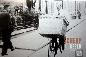 Willem Buve met bakkersfiets