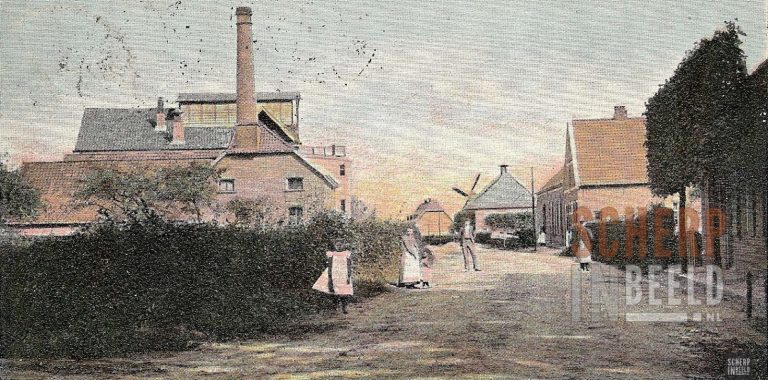 Eibergseweg met fabrieksschoorsteen