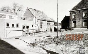 Molenweg met afsluitpaal