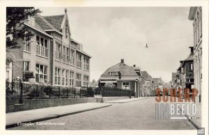 Lievelderstraat: Links de R.K.Meisjesschool St.Jozeph
