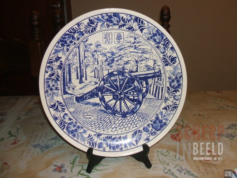Memorabilla uit Groenlo: Bord Grols kanon.