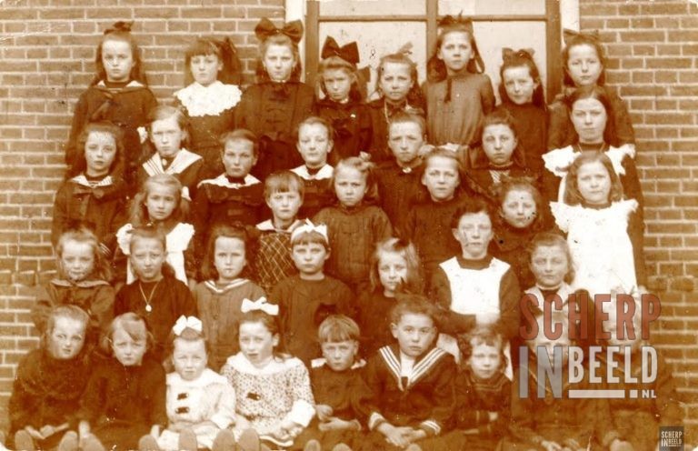 Klassenfoto Meisjesschool St.Jozeph: Foto van??.