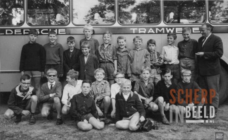 Klassenfoto Canisiusschool: 6e klas schoolreisje.