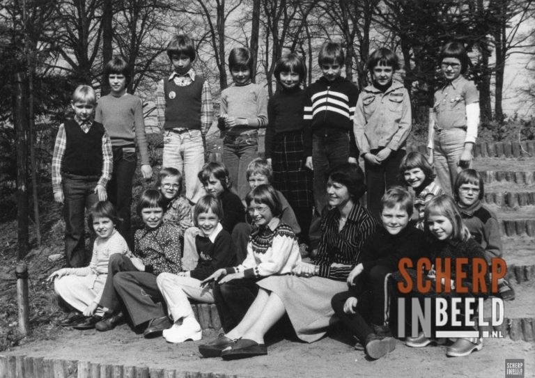 Klassenfoto St.Canisiusschool: Schooljaar 1977-1978.Klas 2b/3b. Bron: Stadsmuseum Groenlo.