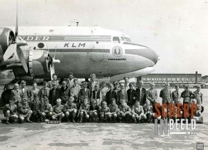 40_CanisiusschoolreisSchiphol1956