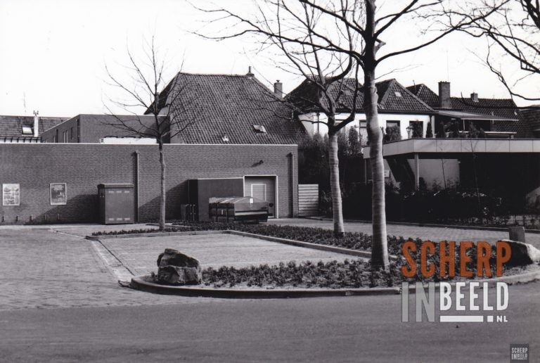 Houtwal: Achterkant Albert Heijn.