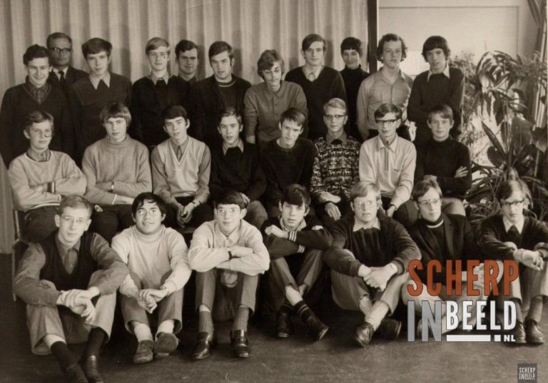 Klassenfoto Marianum: HBS. 4e klas. 1968