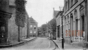 Beltrumsestraat: Glasnegatief van de Beltrumsestraat. Bon: Stadsmuseum Groenlo.