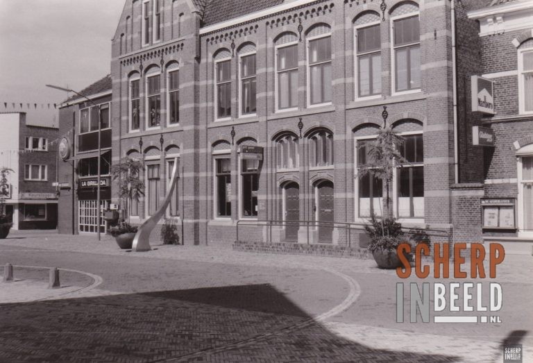 Voormalig postkantoor aan de Markt
