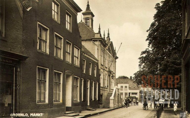 Markt: De markt gezien vanuit de Mattelierstraat.