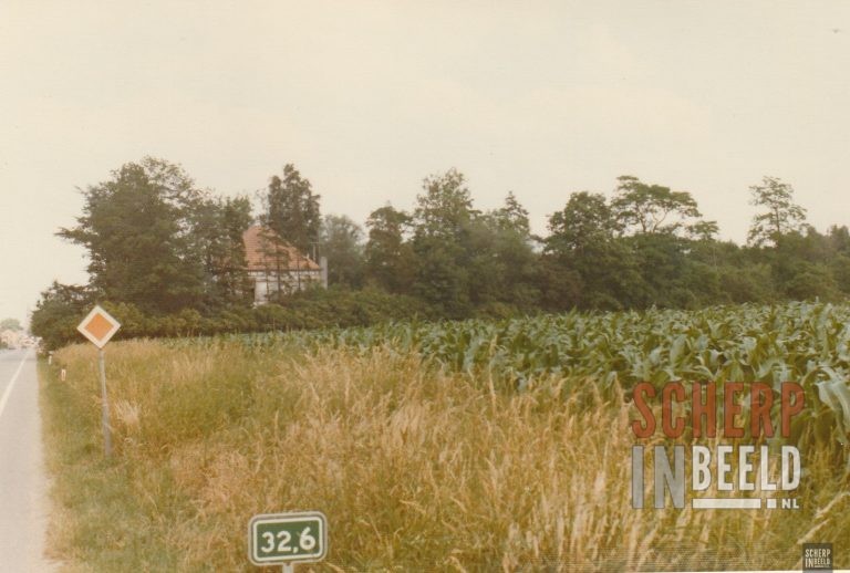 RuurlosewegL Ruurloseweg nabij huize Banninghof.