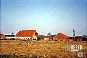 Bevrijdingslaan: Boerderij van Willem Meijer (rechterzijde)