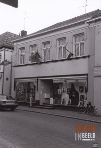 Beltumsestraat: Fotozaak Wiljo Hubers.