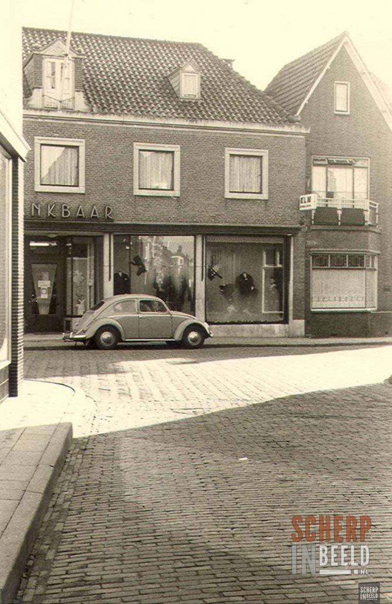 Nieuwstad met winkel Dankbaar
