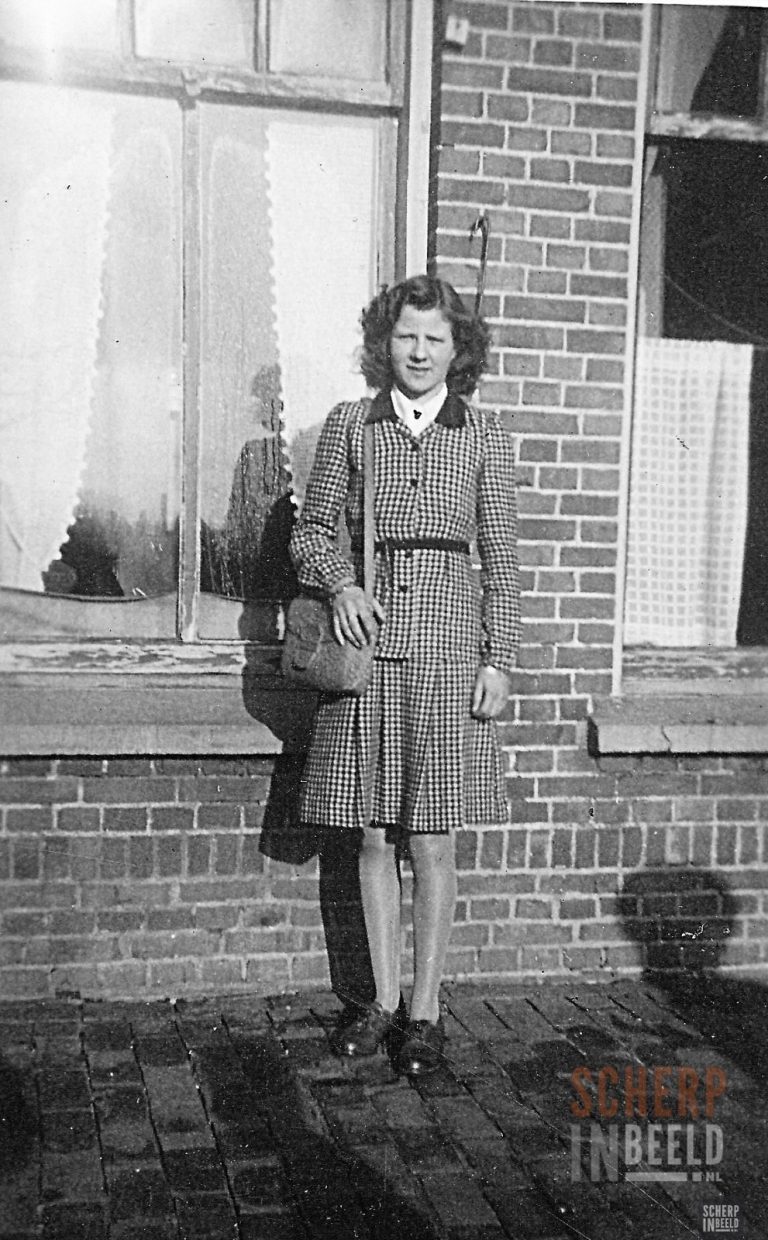 Diverse personen: Frida Migchielsen-Houben geboren 12 okt 1929 te Groenlo.