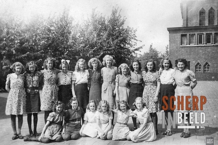 Klassenfoto Pensionaat St.Jozef: Pensionaat 1944.