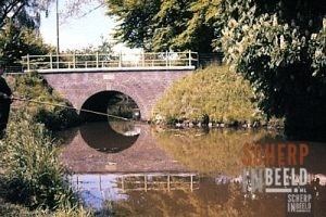 De Potkuil: Knibbellerbrug in de Lievelderstraat vanuit De Potkuil gezien.
