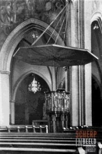 R.K. Calixtuskerk: Interieur kerk.
