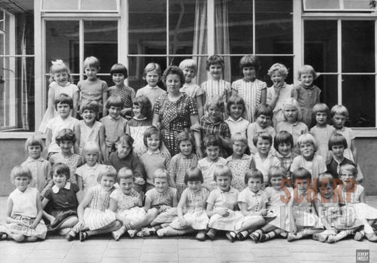 Klassenfoto Meisjesschool St.Jozeph