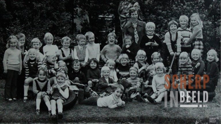 Klassenfoto”s St. Jozefschool: Kleuterschool St Jozef 1974.